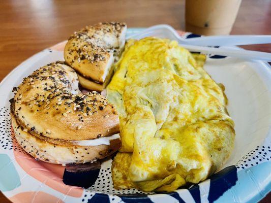 Spinach feta omelette with an everything bagel with cream cheese