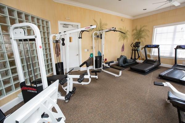 Wisper Palms Apartments has a 24-hr state-of-the-art fitness center.