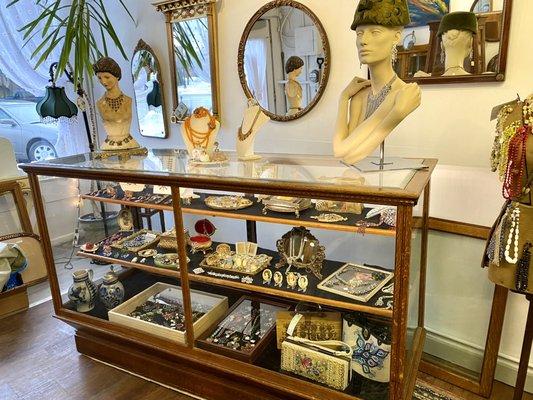 Vintage jewelry, fabulous mirrors and other vintage finds.