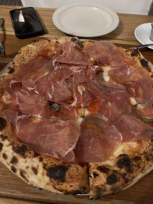 Prosciutto crudo pizza