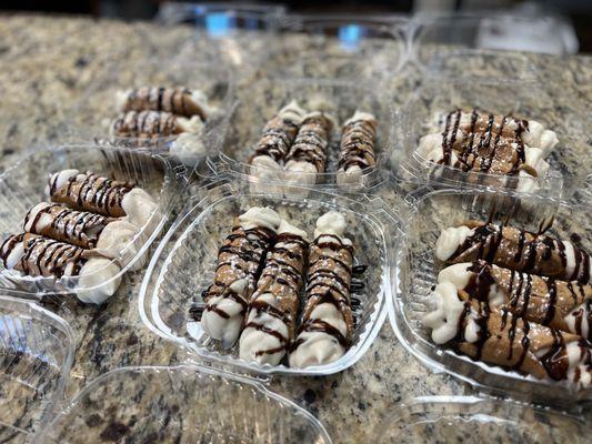 Mini cannolis