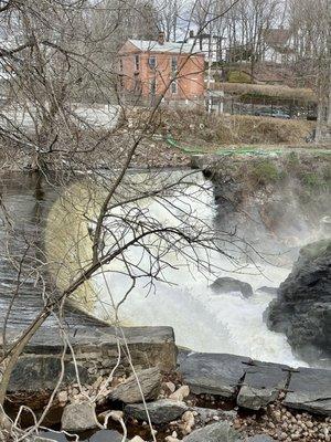 Yantic Falls