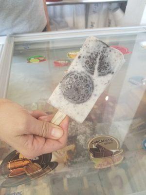 Cookies and cream paleta!