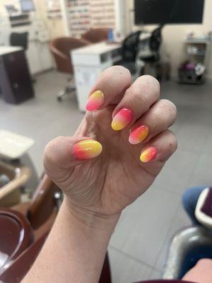 Ombré dip manicure