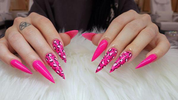 Pointed nail design