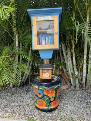 Little library with pup treats!!!!  Are you kidding me?!?!