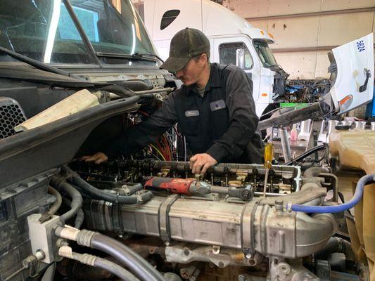 Full-Service Heavy Duty Semi Truck Repairs, Service, Parts, and More.