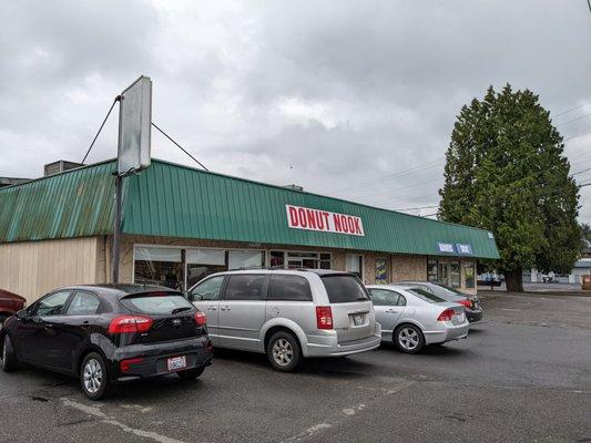 Storefront / short parking spaces