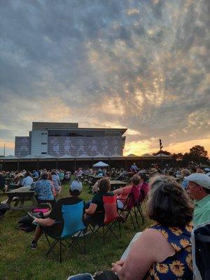 Louisville orchestra on the Belvedere