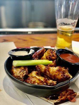 I ate the other 2 celery sticks. Wings and Stella are on pint!