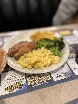 Mac n cheese, broccoli, corn pie, etc. YUMMY!!!