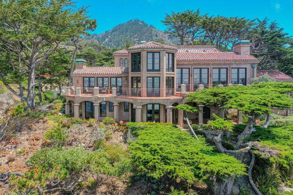 Carmel Highlands home on Highway 1
OCEAN VIEWS