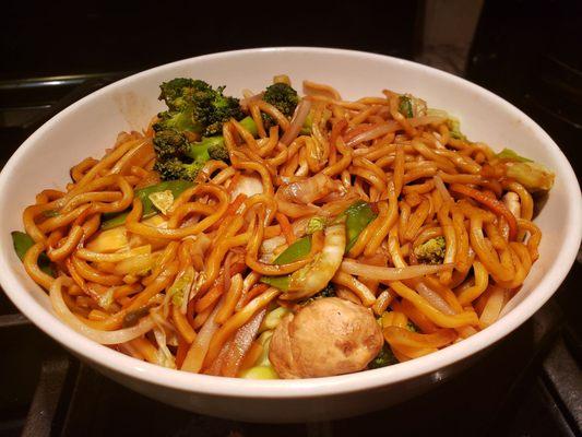 Vegetable lo mein