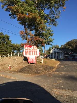 Red Fox Motel of Foxborough -- 98 Washington Street / Route 1, Foxborough       Sign