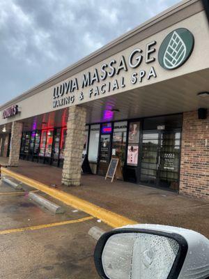 Lluvia Massage