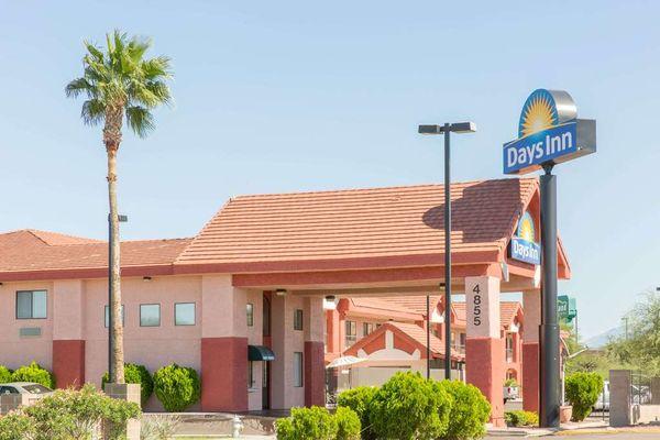 Welcome to the Days Inn Tucson