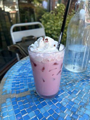 Cherry blossom latte (seasonal)