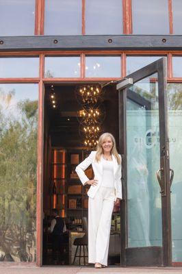 Photo by Carrie Evans Photography - Cynthia Worley, Luxury Real Estate & Lifestyle Expert, Phoenix AZ @ Cedar Room Fine Cigars/Lounge