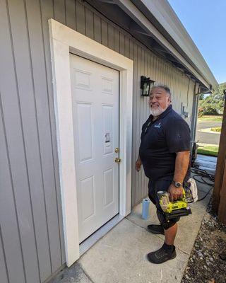 Harvey is one of our amazing Technicians at Honest Lee Handyman and he is ready to tackle your to do list!