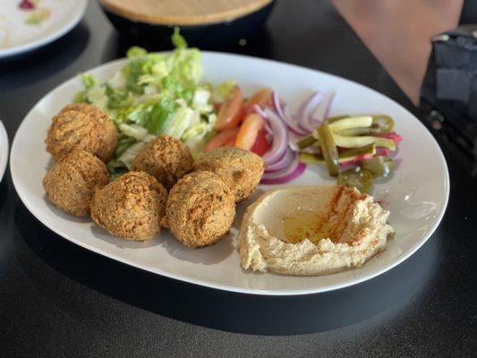 Fun Falafel Plate (6 Pc)