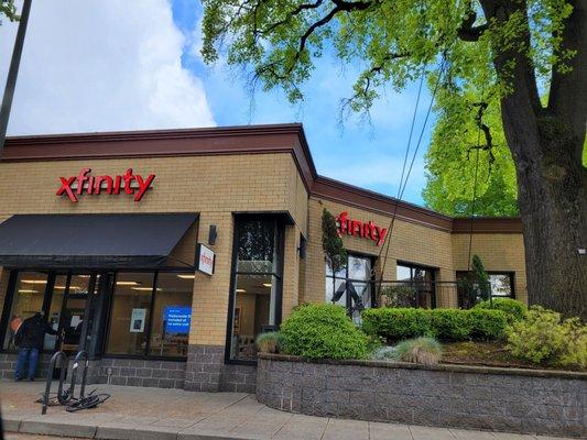 Xfinity Store by Comcast Branded Partner