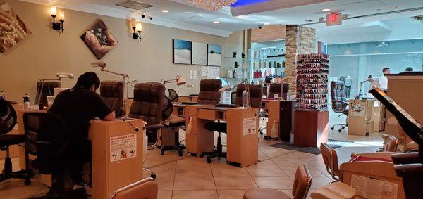 Signature Nails & Spa