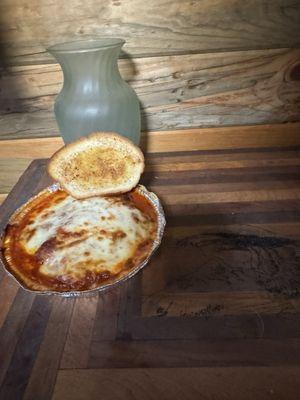 Lasagna and Garlic Toast