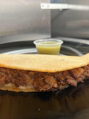 Chicharron prensado quesadilla