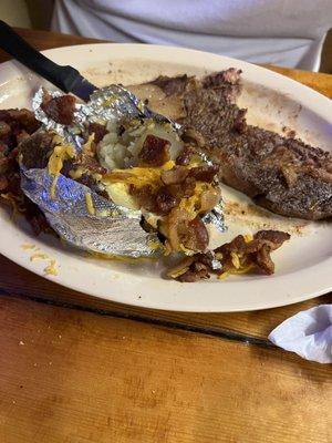 Steak plate was good it was made with great seasonings we had a great late night dinner very fresh and filling.