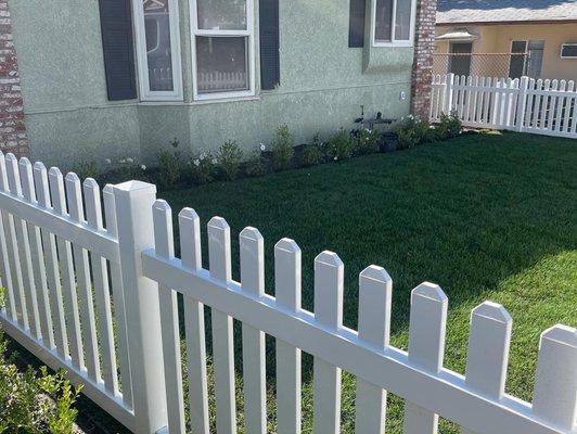 Traditional Vinyl picket fence