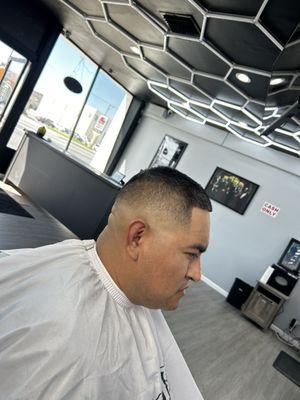 Mid fade line up ..my name is Jimi Granados my instagram is @mr.blendsz