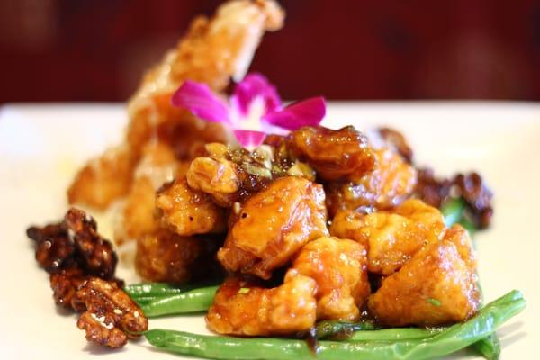 Chicken & Prawn Honey Walnut