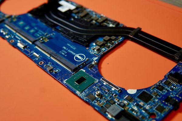 dead Dell xps 15 due to faulty PCH chip.