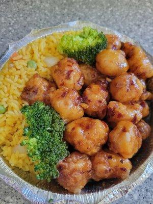 General Tso's chicken lunch special