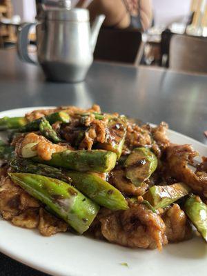 Chicken and asparagus in chengdu special sauce