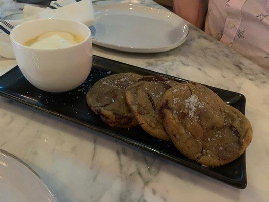 'Milk' (creme anglaise?) & Cookies