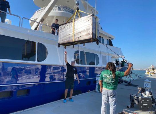 Yacht hoisting