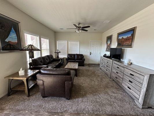 Living room. Notice 80's furniture