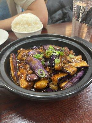 Garlic Sauce with Eggplants   - sweet, mildly spicy   - 9/10