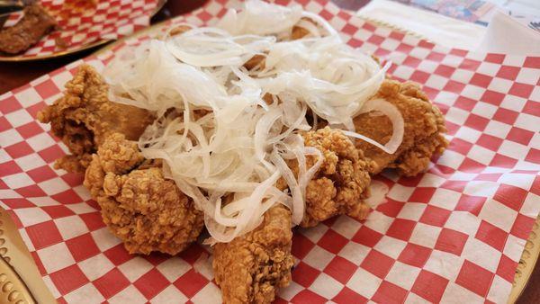 Fried wings with onion