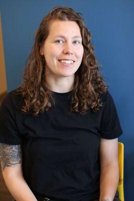 A pastry cook turned massage therapist, Leigh blends clinical and Thai techniques.