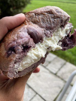 Blueberry  bagel w/cream cheese.