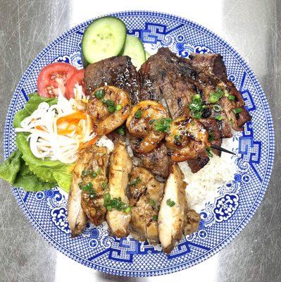 Special combination Rice Plate: Grilled chicken, pork and shrimp!