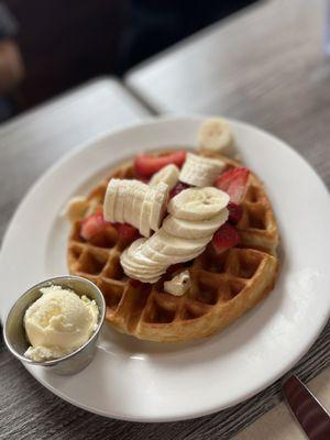 Waffle w/ banana and strawberry. 10/10