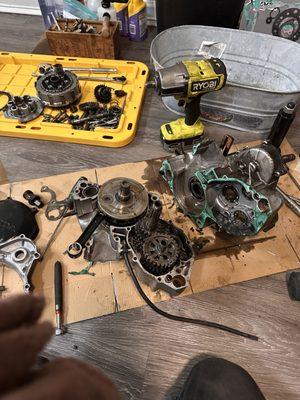 Cr250 engine disassemble