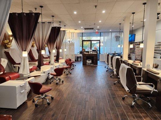 Open space, bright & clean salon.