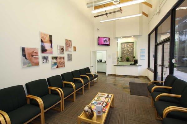 Valencia Dental Group and Orthodontics opened its doors to the Valencia community in September 2003.