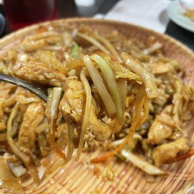 Stir fry noodle chicken