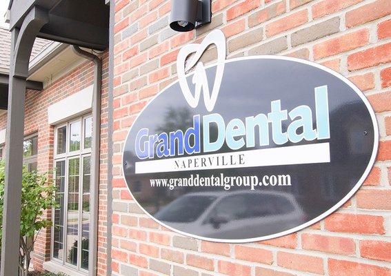 Grand Dental Naperville Sign