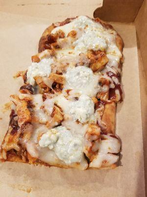 Bbq chxn flatbread with blue cheese